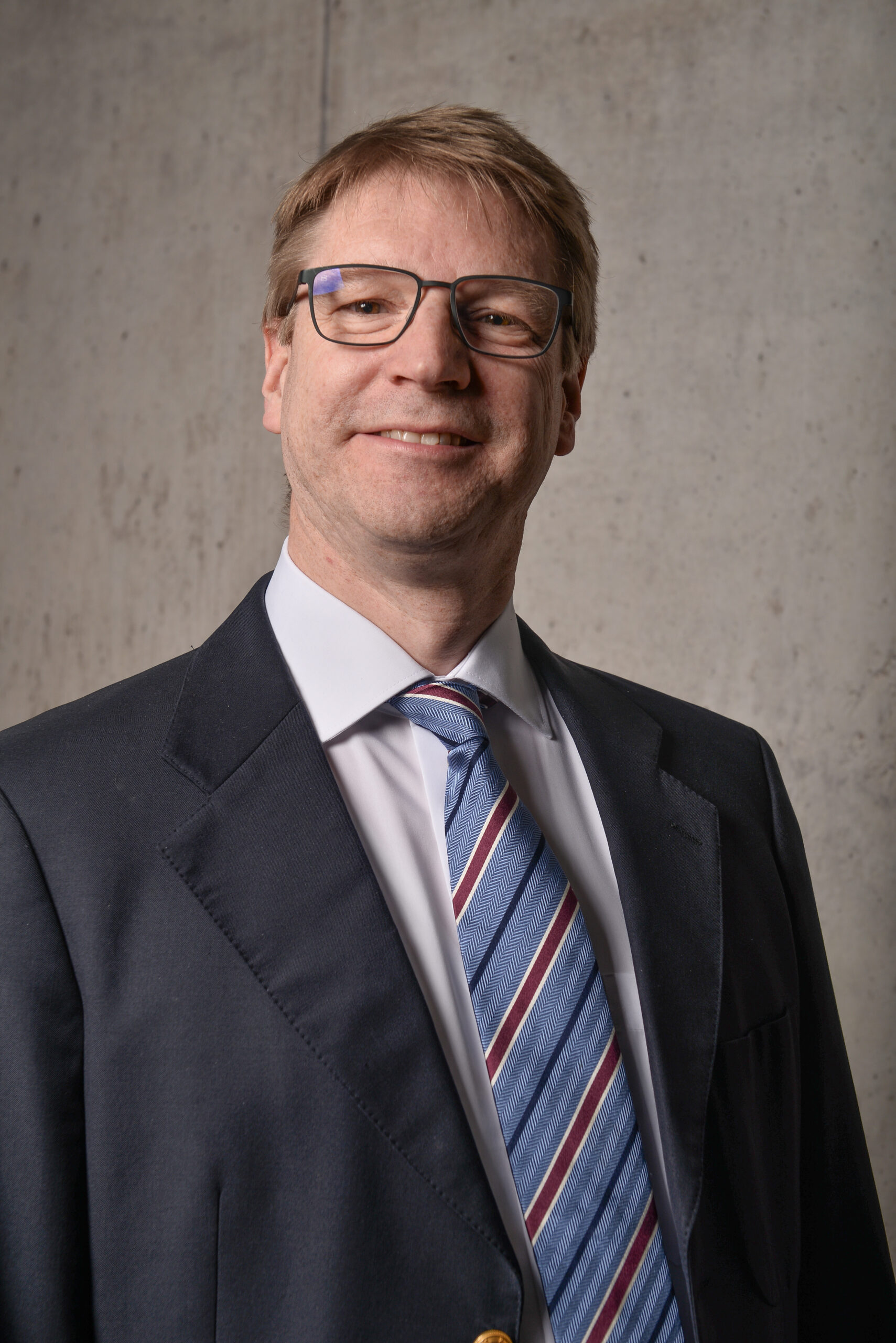 Porträt von Patentanwalt Philipp Wetzel – Experte für Patentrecht, Markenrecht und gewerblichen Rechtsschutz