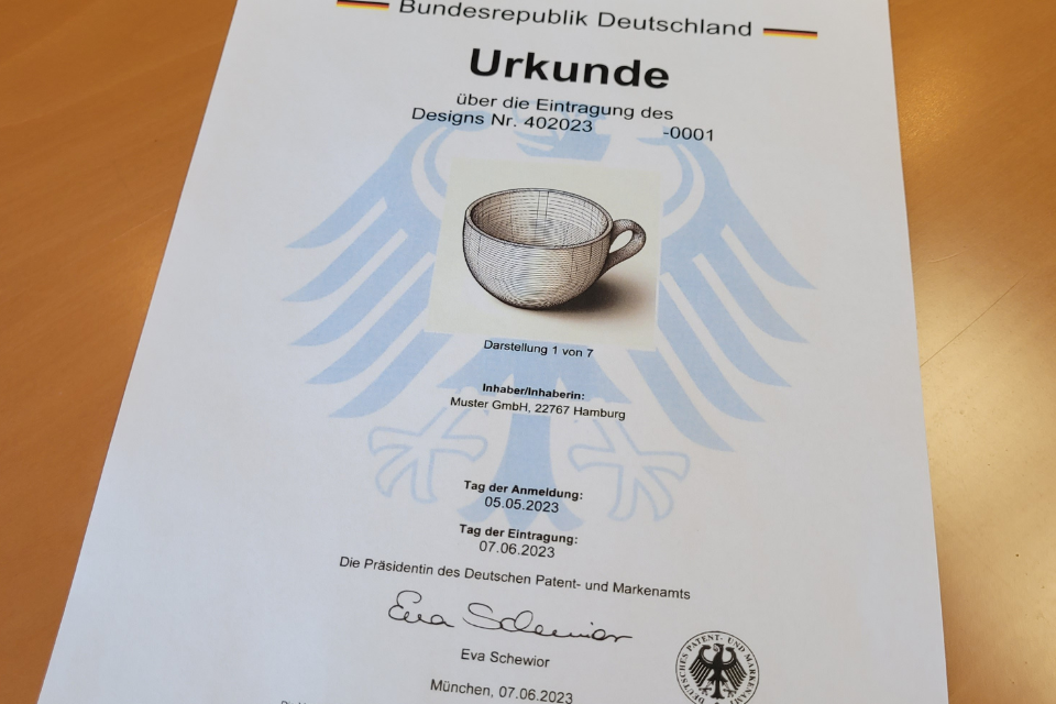 Designurkunde für ein eingetragenes Geschmacksmuster beim Deutschen Patent- und Markenamt